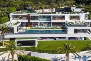2 Hour Private Tour - Hollywood and Beverly Hills Celebrity Homes - Rodeo Drive photo time and the Beverly Wilshire area