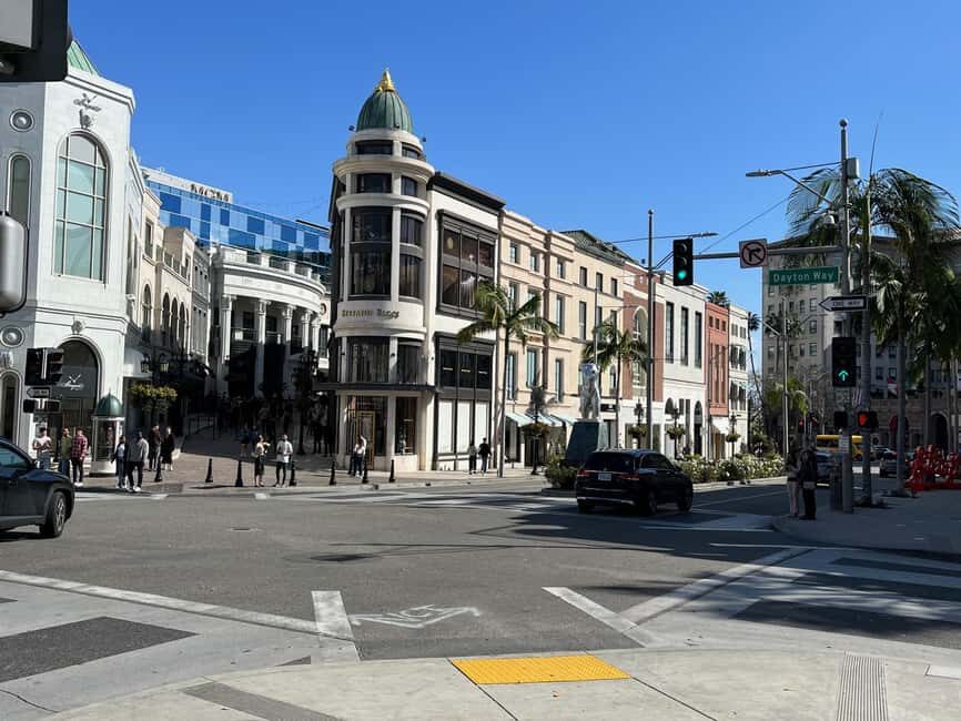 3.5-hour private tour of Hollywood and Beverly Hills in an SUV - Getting picked up in the black SUV (and why it helps)