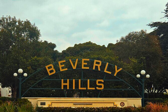 Beverly Hills and Rodeo Drive: A Self-Guided Audio Tour - Visitor Center Shield and Rodeo Drive’s Retail Power