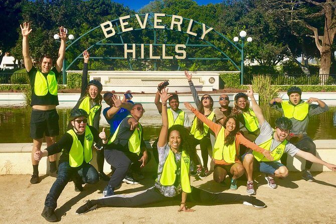 Beverly Hills Tour: Movie Star Homes and LA Sightseeing by E-Bike - Rolling through Beverly Hills movie star neighborhoods (without the bus stuff)
