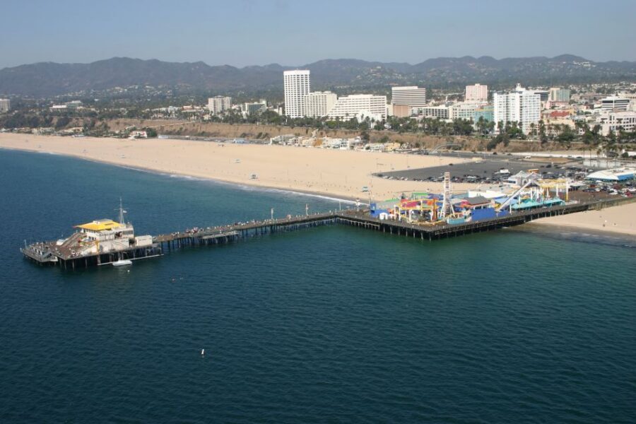 California Coastline & Hollywood Celebrity Helicopter Tour - Getty Center and the Santa Monica Mountains Angle