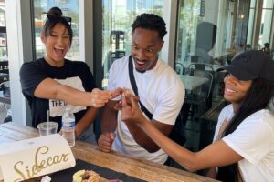 Delicious Donuts & Sweet Treats of West LA: A Sweet City Tour - Walking Between Stops: Light City Time and Context