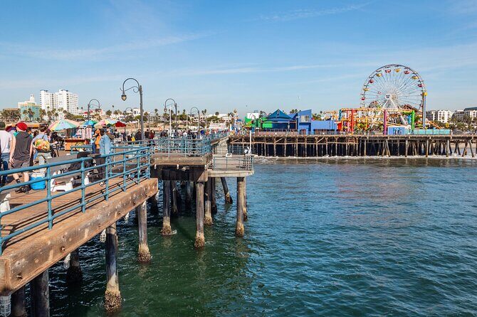 Half Day LA Tour: Hollywood, Beverly Hills & Santa Monica - Beverly Hills Sign and Rodeo Drive: 30 minutes to get your bearings