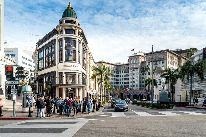 Half Day LA Tour: Hollywood, Beverly Hills & Santa Monica - The look-and-feel drives: luxury mansions, palms, and big-city scale