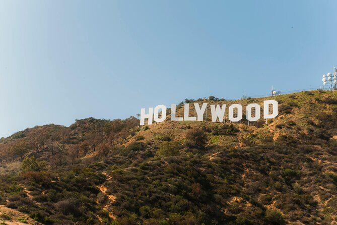 Half Day LA Tour: Hollywood, Celebrity Homes, Santa Monica - Beverly Hills Sign: 30 minutes for your classic photo and fountain moment