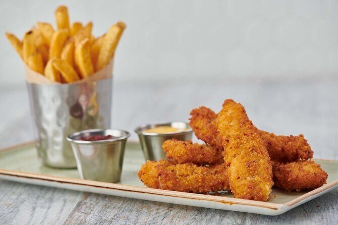 Hard Rock Cafe Hollywood - Atmosphere and memorabilia: the part you can enjoy even if your meal is basic
