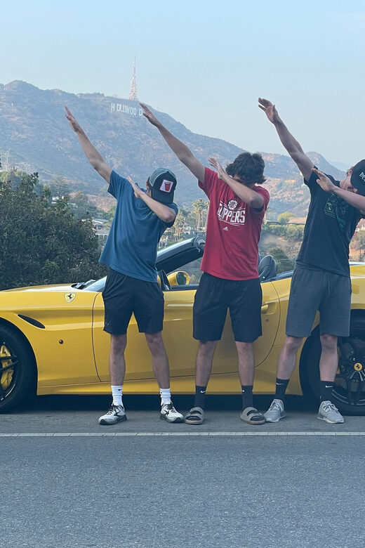 Hollywood: 30 min Hollywood Sign Ferrari Tour - The Ferrari California T Experience: drive or ride, your call