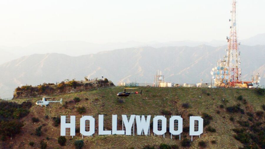 Hollywood & Beverly Hills Celebrity Helicopter Tour - What it’s like on board: headphones, small groups, and real-time guiding