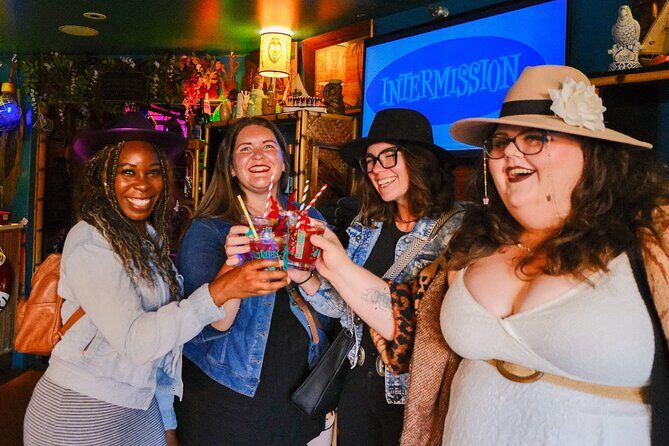 Hollywood Cocktails and True Crime Tour: 3 Drinks Included - Madame Tussauds Hollywood rooftop bar: a different vibe, same dark thread