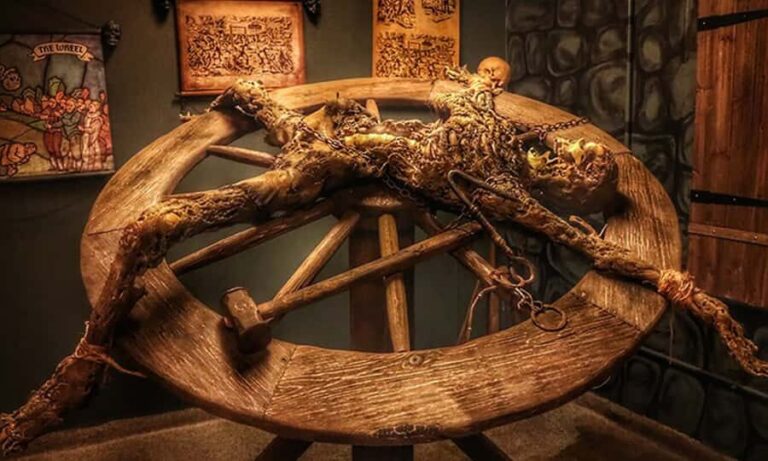 Hollywood: Medieval Torture Museum Ticket with Ghost Hunting - The Audio Guide and Wax Sculptures: How the Museum Teaches (Without Being Gentle)
