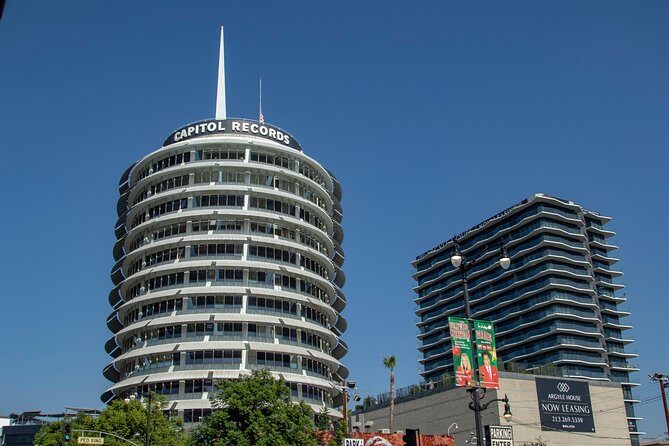 Hollywood Open Bus Tours - Starting on the Walk of Fame near the Marilyn Monroe star