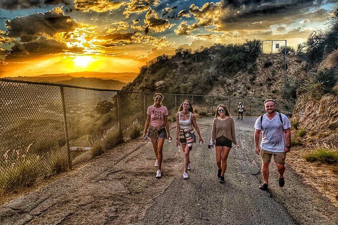 Hollywood Sign 2.5-Hour Tour with Comedians and Their Dogs - Group size and pacing: the part you should plan for