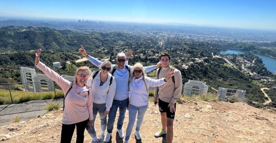 Hollywood Sign : Hiking to the Sign with a French tour guide - Meeting Point by Smokey the Bear: Getting Started Smoothly