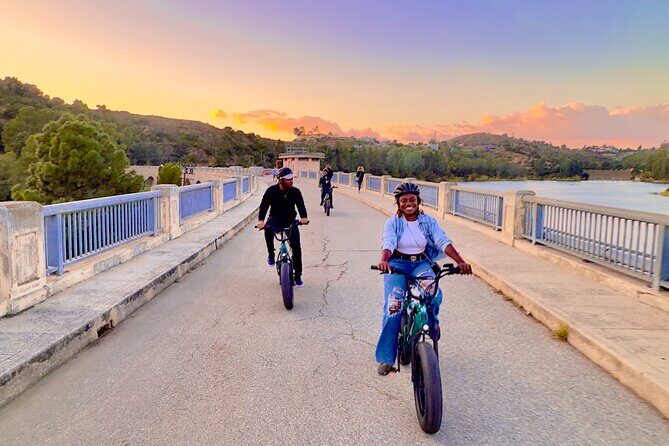 Hollywood Sign: Scott E-Bike Tours Los Angeles Private Tour - The Hollywood Sign moment: short hike, best angles, and real photo time