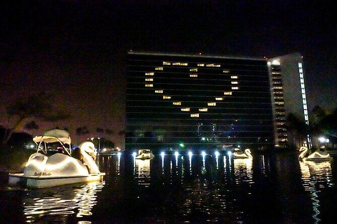 Illuminated Swan Boat Night Ride on Rainbow Lagoon in Long Beach - Who This Swan Ride Fits Best