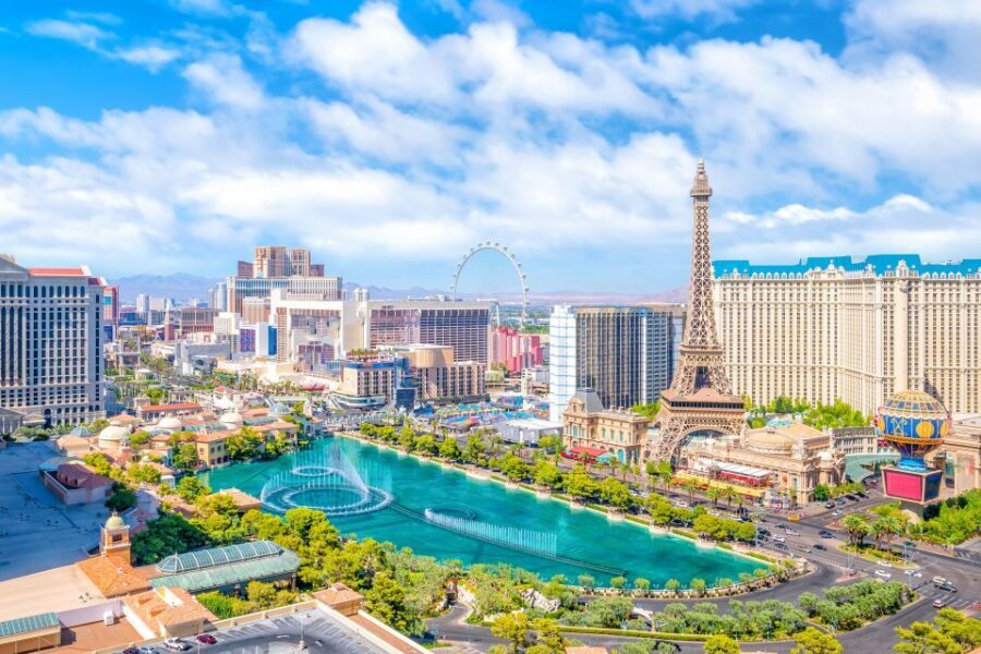 LA: 2-Day Las Vegas Tour with Hoover Dam & Accommodation - Language, Group Pace, and the Kind of Comfort You Should Expect