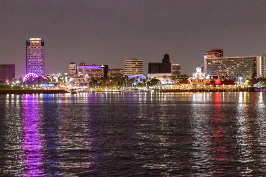 Long Beach: Private Night Yacht Cruise With City Lights - Sea Life and Photo Moments: How to Make 60 Minutes Feel Longer