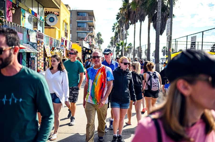 Los Angeles: 3-Hour Secret Food Tour of Venice Beach - Pier Stop: The Surfer’s Breakfast Smoothie Bowl