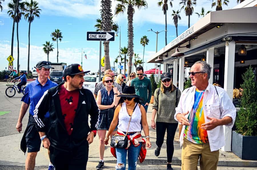 Los Angeles: 3-Hour Secret Food Tour of Venice Beach - Meet at the Venice Whaler and Follow the Umbrella