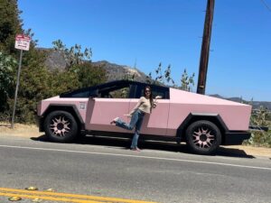 Los Angeles: 30-Minute Hollywood Sign Tesla Cyber Truck Tour - The Cybertruck Ride: Drive It, Ride It, and Feel the Difference