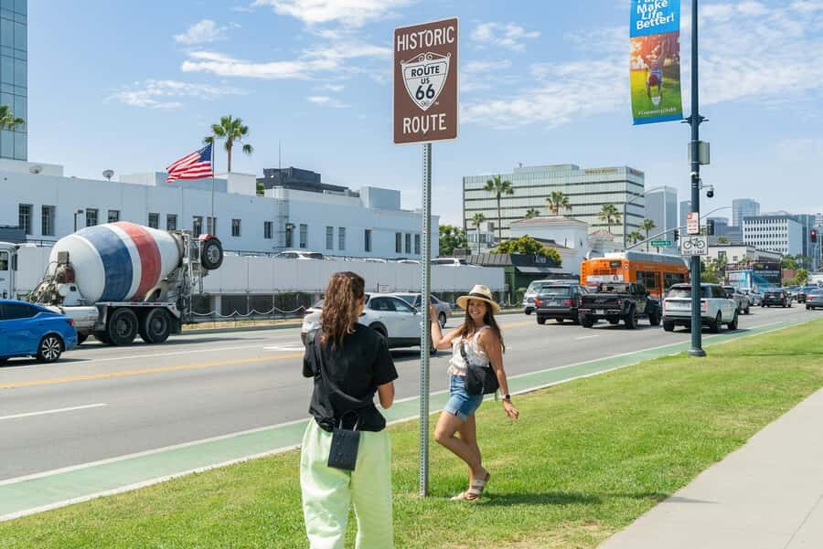 Los Angeles: Celebrity Homes and Hollywood Open-Air Bus Tour - Hollywood Hills in an Open-Air Bus: why this tour hits the right notes