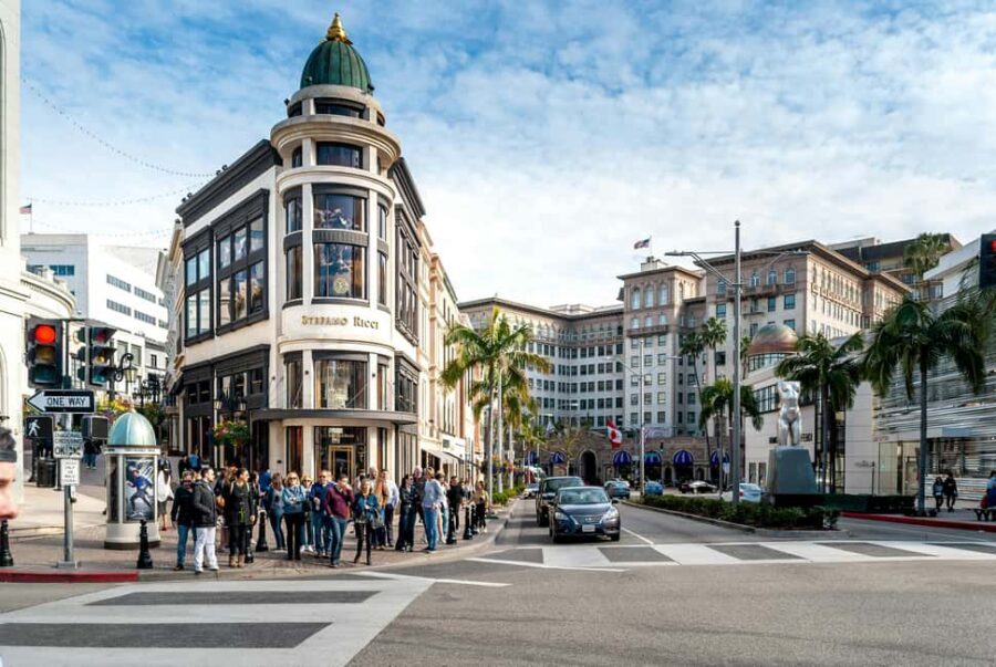 Los Angeles: Celebrity Homes and Movie Scenes Bus Tour - Beverly Hills: Rodeo Drive, the Beverly Hills Hotel, and the Symbolic Stops