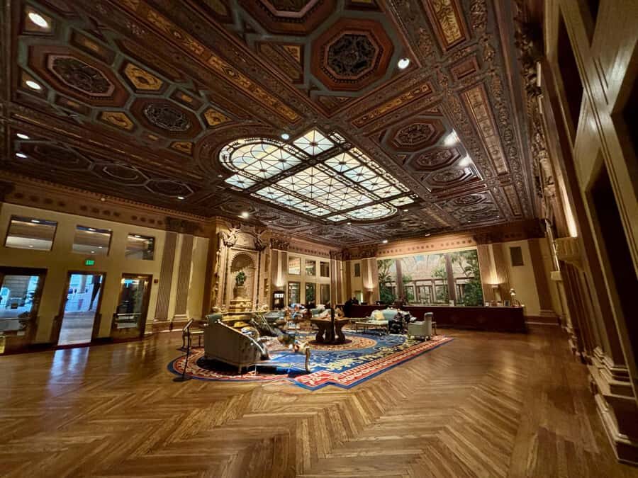 Los Angeles: Downtown History & Architecture Walking Tour - Bradbury Building: Art Deco charm with a film-set quality
