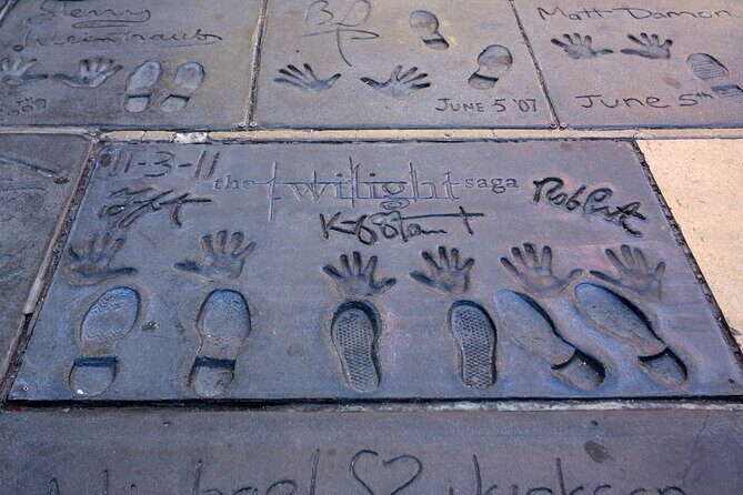 Los Angeles: Exclusive Celebrity Homes Tour for Groups & Families - Rodeo Drive finish: Beverly Hills glamour you can feel