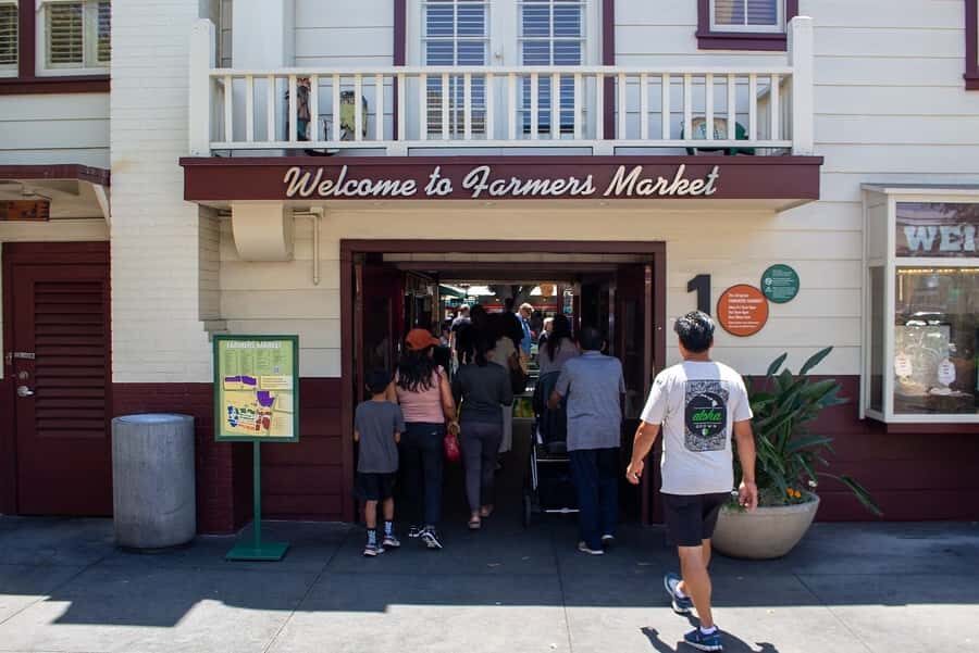 Los Angeles: Famous Neighbourhoods and Celebrity Homes Tours - West Hollywood and Beverly Hills: why these drives feel like a different city