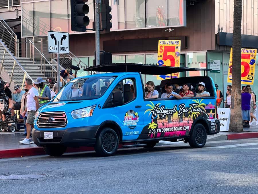 Los Angeles: Famous Neighbourhoods and Celebrity Homes Tours - Hollywood Walk of Fame to the Sunset Strip: star power, film sets, and iconic streets