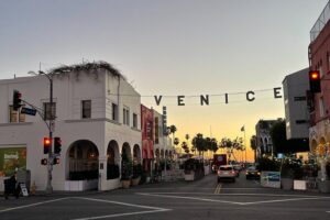Los Angeles Full-Day Tour - Hotel pick-up - Santa Monica Pier and the start point on 220 Broadway