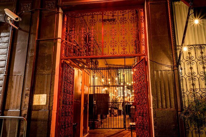 Los Angeles Ghost Tours: Terrors of Tinseltown - The Real Experience: What the Guide’s Style Changes