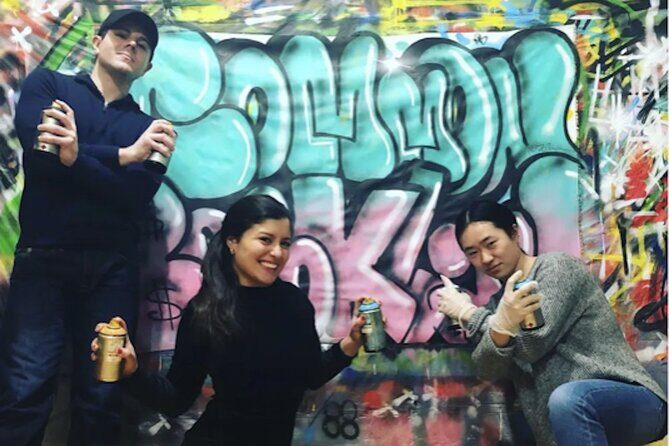 Los Angeles Graffiti Workshop - The instructor and small-group coaching (including Hans)