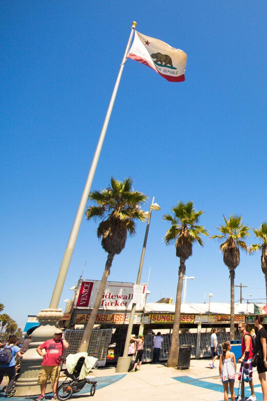 Los Angeles: Hollywood and Beverly Hills Private Tour - Los Angeles Original Farmers Market: Time to Stroll, Shop, and Snack