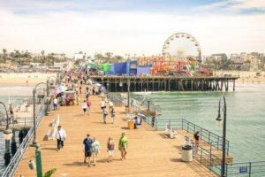 Los Angeles Luxury Private Tour For Up To 7 Passengers - First stop: Venice Beach boardwalk in time-boxed style