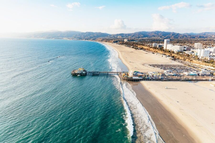 Los Angeles: Private 1-Hour Sightseeing Helicopter Tour - Downtown LA, Dodger Stadium, and the Skyline Glimpse