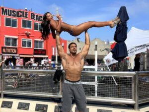 Los Angeles: Santa Monica and Venice eBike Tour - Santa Monica by the Shore: Beach Promenade to Pier Photo Stops