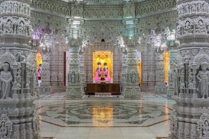 Mandir & Buddhist Temple Tour with Indian Lunch & Chinese Tea - Should you book this Mandir & Buddhist Temple Tour?