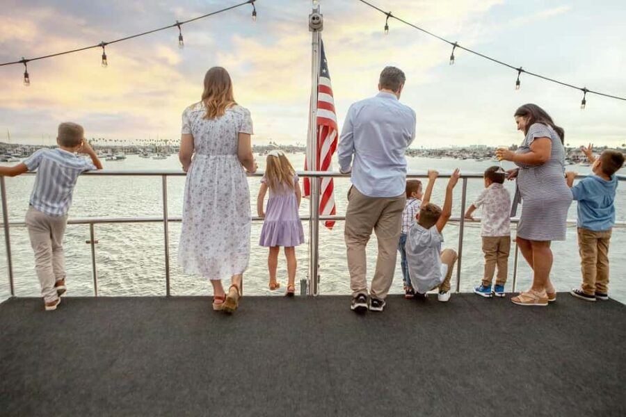 Newport Beach: City Cruises Weekend Dinner Cruise with DJ - The 2.5-Hour Route: What You See Passing Shirley Temple to Balboa Fun Zone