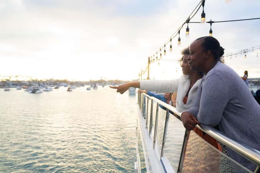 Newport Beach: City Cruises Weekend Dinner Cruise with DJ - Drinks, Service, and What “Upscale Casual” Means