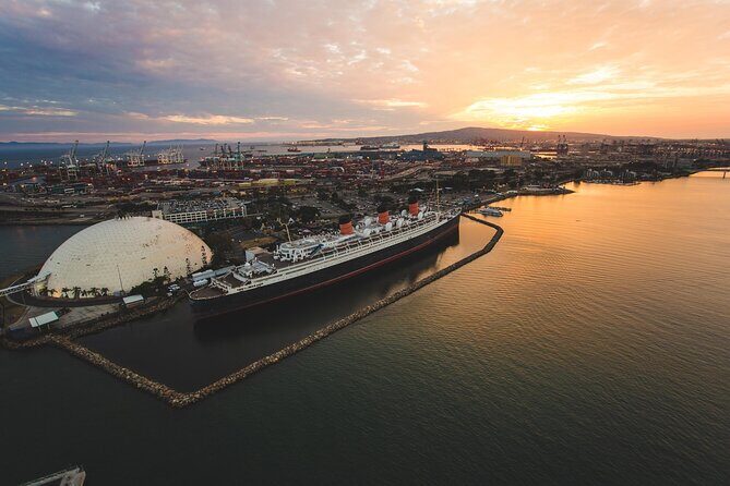Private Helicopter Tour over Long Beach: See Catalina, Queen Mary - Vincent Thomas Bridge and Shoreline Village: Where the City Threads Through Water