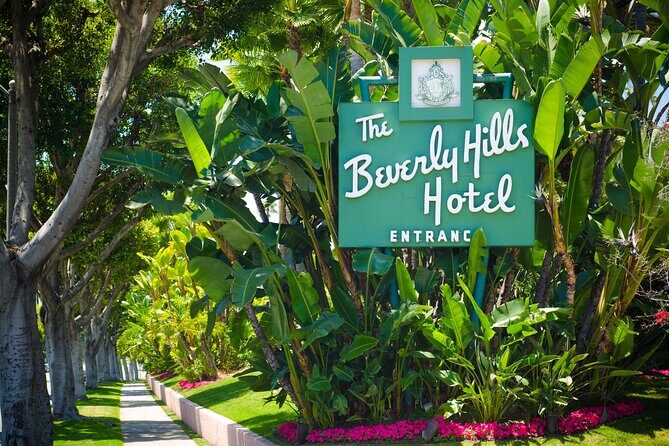 Private Hollywood and Celebrity Homes Bus Tour - Hollywood Hills and Mulholland Drive: where the views and celebrity homes come from