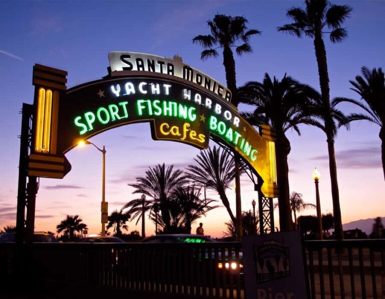 Santa Monica: Ghosts and Phantoms of the Pier Walking Tour - What a 1-Hour Haunted Walk Really Delivers for $24