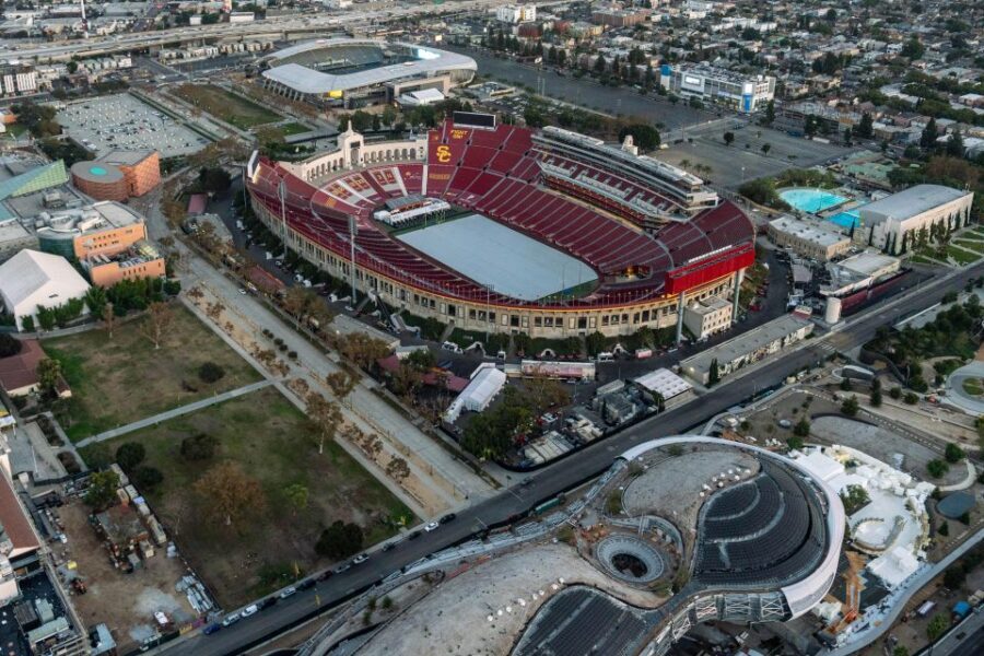 Santa Monica: Hollywood & Beyond Helicopter Tour - The pilot commentary and small-group feel