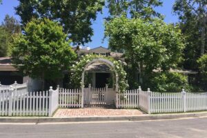 The Real Beverly Hills Housewives Tour - Meet Adam and enjoy the small-group, private vibe