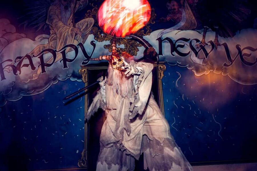 Universal Studios Hollywood: Halloween Horror Nights - Weather, Comfort, and What to Bring for a Long Scary Night