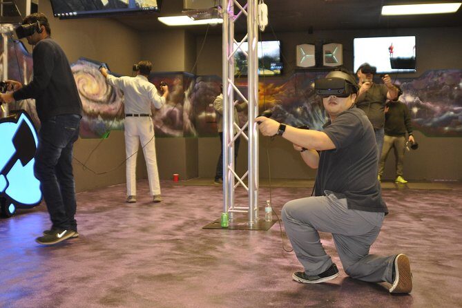 Virtual Reality (VR) Experience in Los Angeles - Safety, equipment, and a first-timer reality check